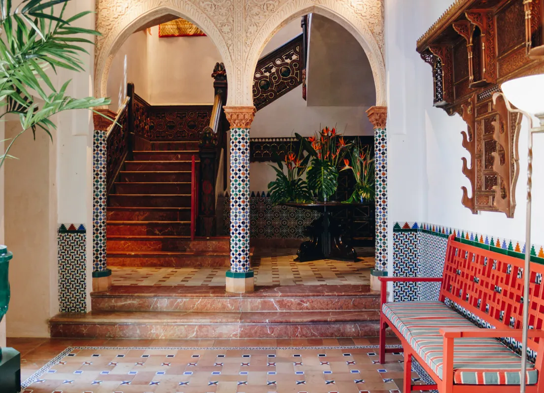 Staircase with carved arches